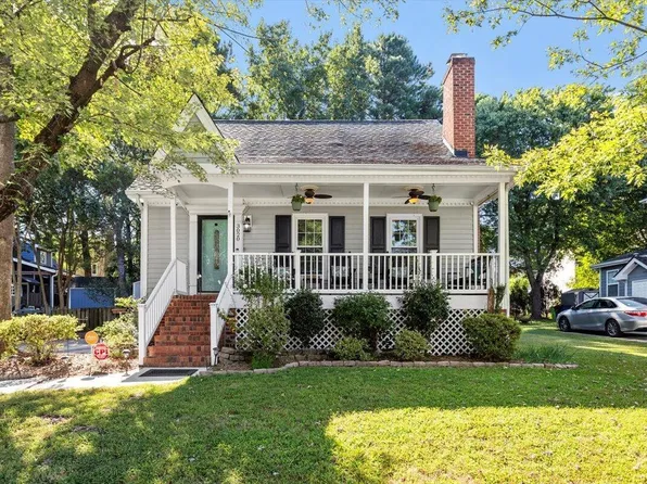 3020 W Folkestone Pl, Raleigh, NC 27604