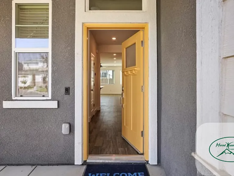 2346 Vaca Way — Photo 3