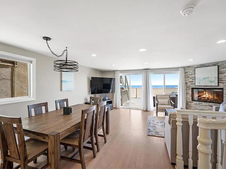 305 Ocean Dr — Photo 7
