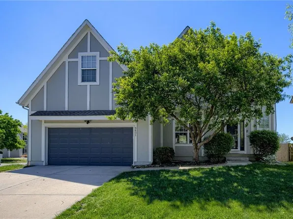 9601 W 132nd Ter, Overland Park, KS 66213