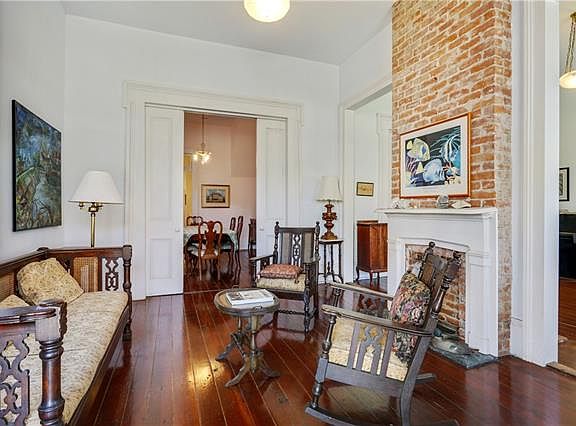 3rd image of 126 Lavergne St