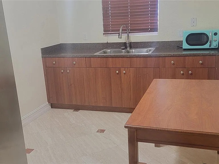 51 W Plaza Del Lago — Photo 38