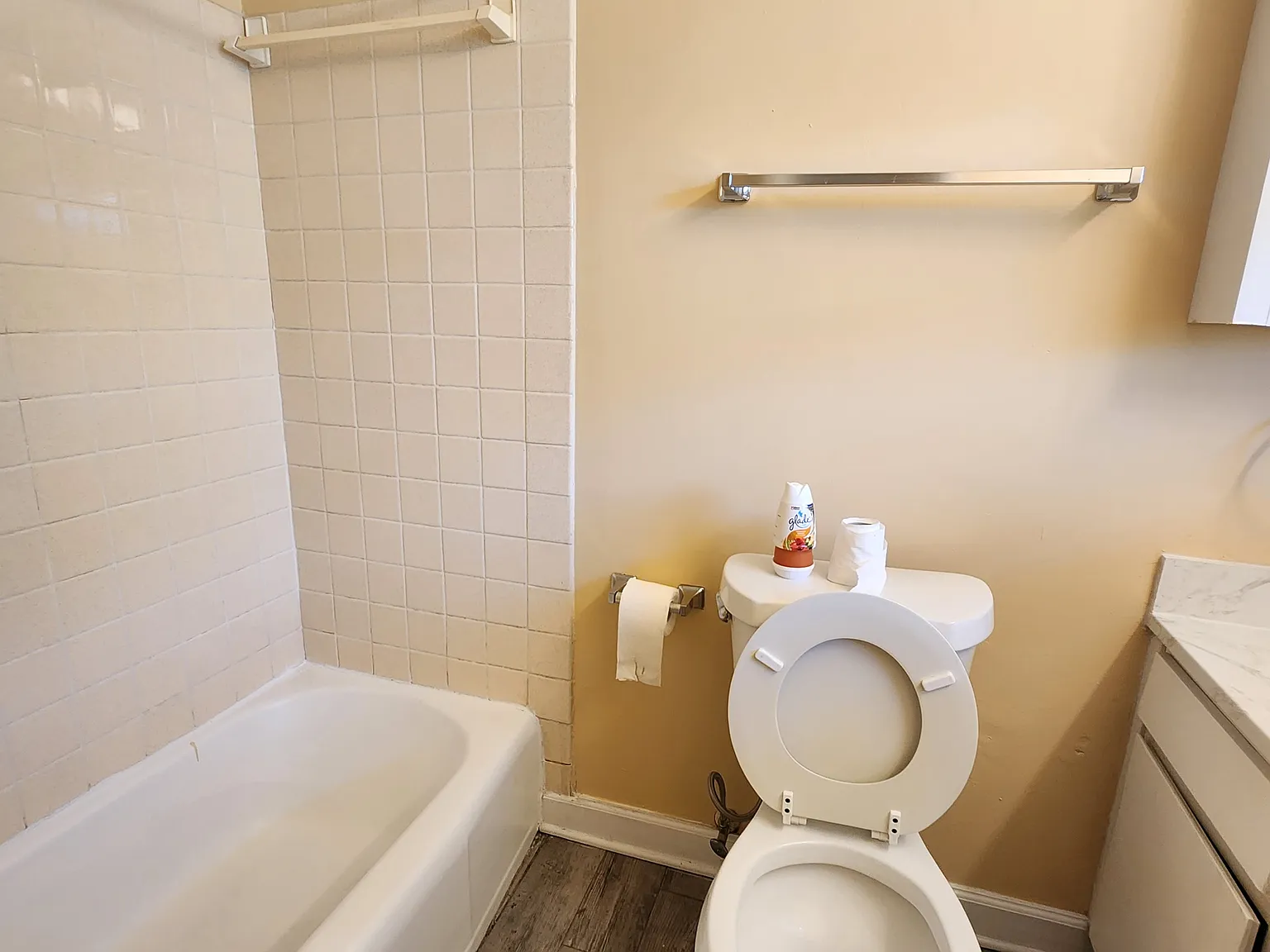 2322 Colony Dr SW — Photo 2