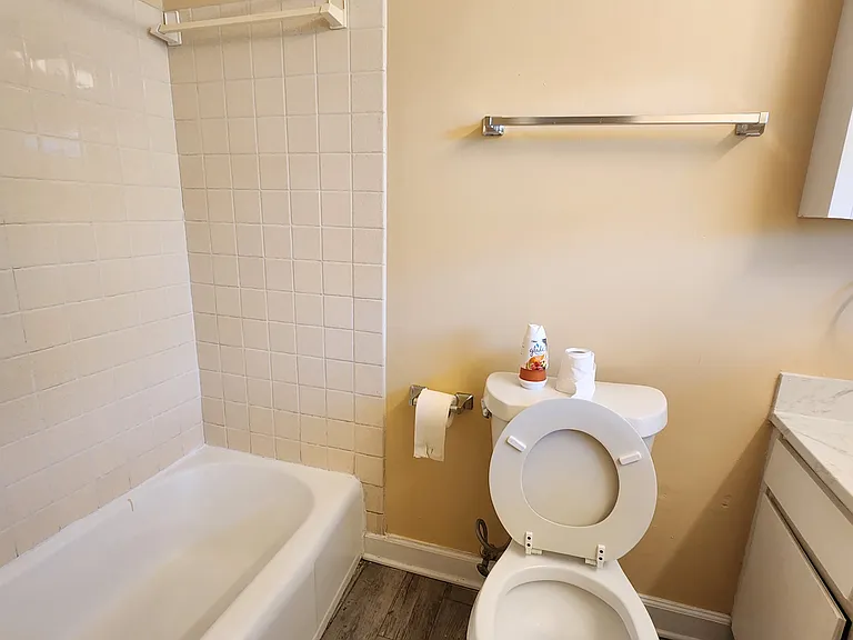 2322 Colony Dr SW — Photo 2
