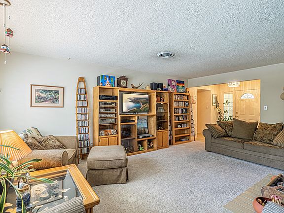 5th image of 526 W Avenue J11