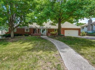 3807 S Woodland Ave, Independence, MO 64052