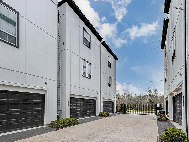 2802 Grand Fountains Dr #A — Photo 3