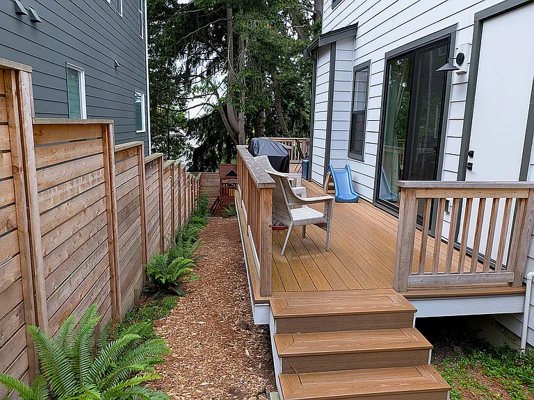 31st Ave NE — Photo 37