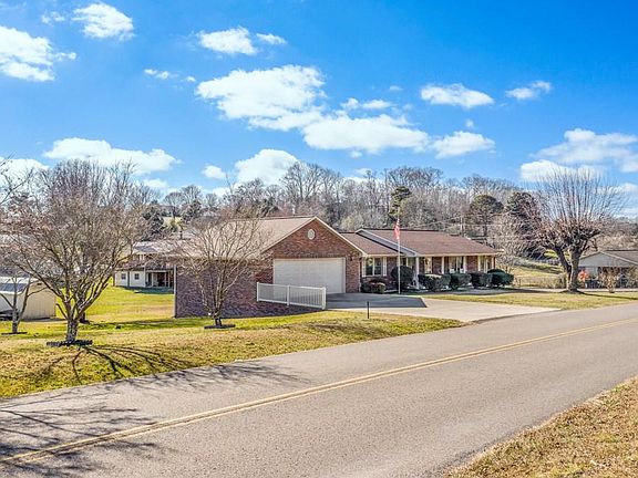 3rd image of 1846 Green Hill Dr