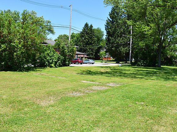 2nd image of 327 Main St