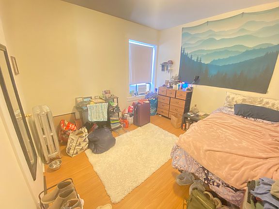5th image of 12 Mount Hood Rd