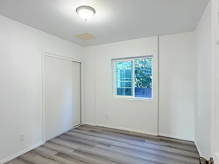 E Cedar St — Photo 8