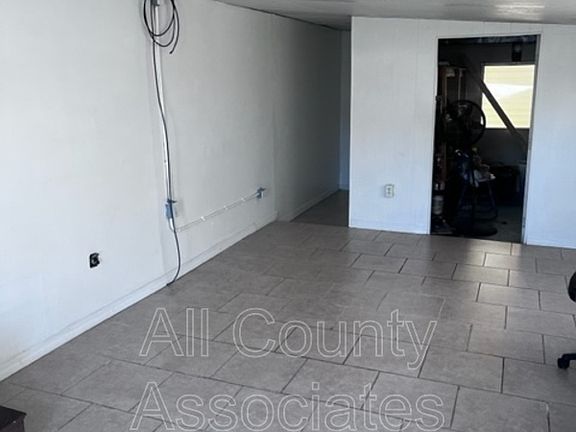 2nd image of 4314 Buena Vista Ln