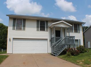 6140 Appomattox Rd, Davenport, IA 52806