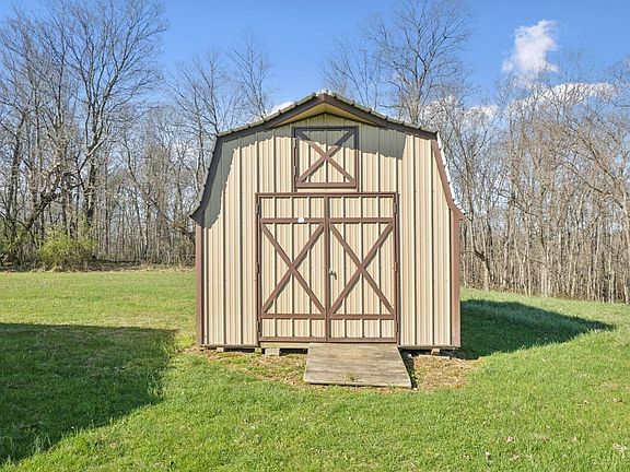 4th image of 379 Wilma Ln