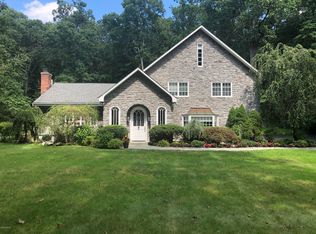33 Daffodil Ln, Cos Cob, CT 06807