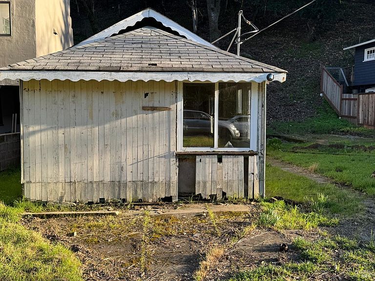 Listing photo 5