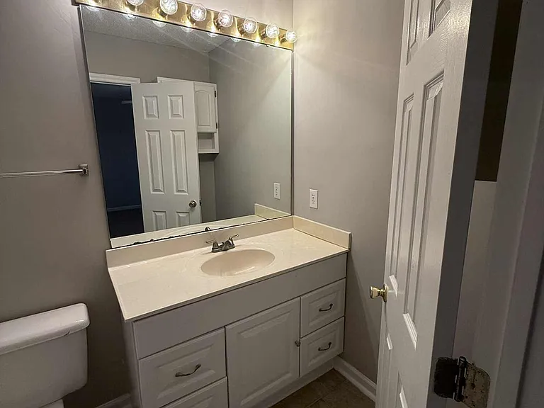 1801 Summerhaven Dr #B — Photo 11