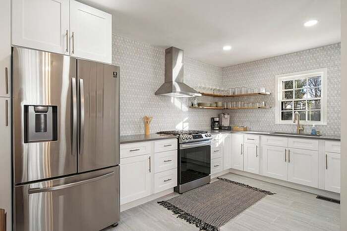 1st image of 2608 E 17th Pl