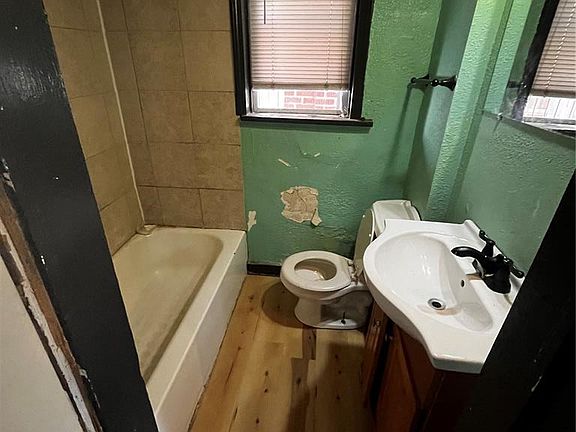 5th image of 4045 Shreve Ave