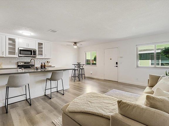 3rd image of 4475 Diamond St APT 3