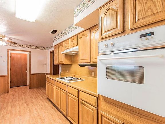 4th image of 3001 Trent St