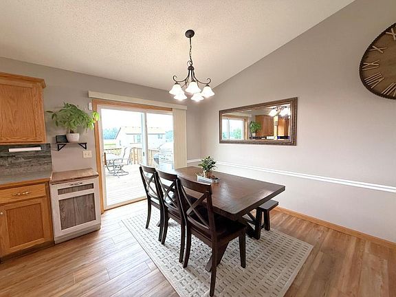 4th image of 1503 Park View Ln NE