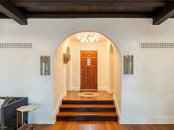 5th image of 5252 Peninsula Dr NW