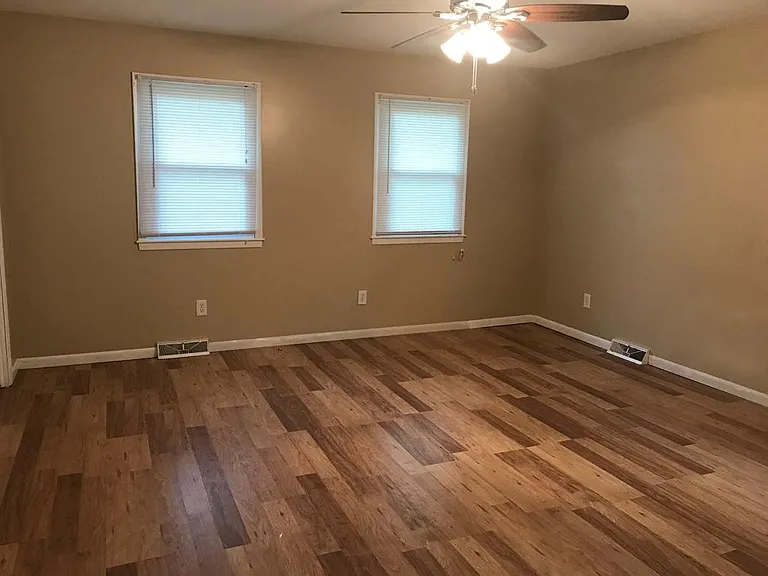 1901 Ashland Ave — Photo 6