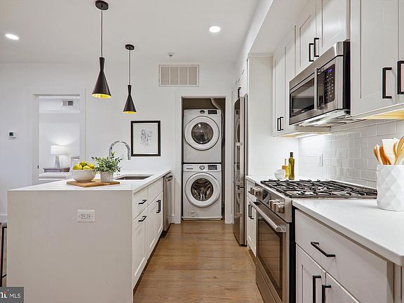 4th image of 1508 F St NE APT 3