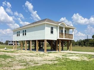 638 Swallow Dr, Palacios, TX 77465