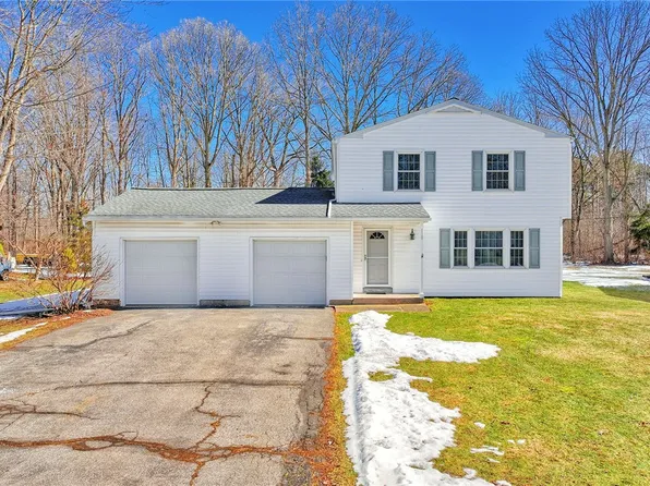 110 Hillary Dr, Rochester, NY 14624