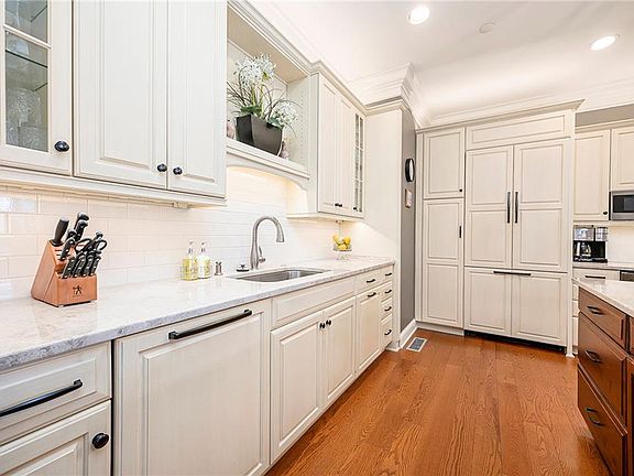 5th image of 400 W 49th Ter APT 2054