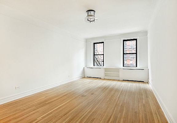 5th image of 225 W 23rd St APT 4A