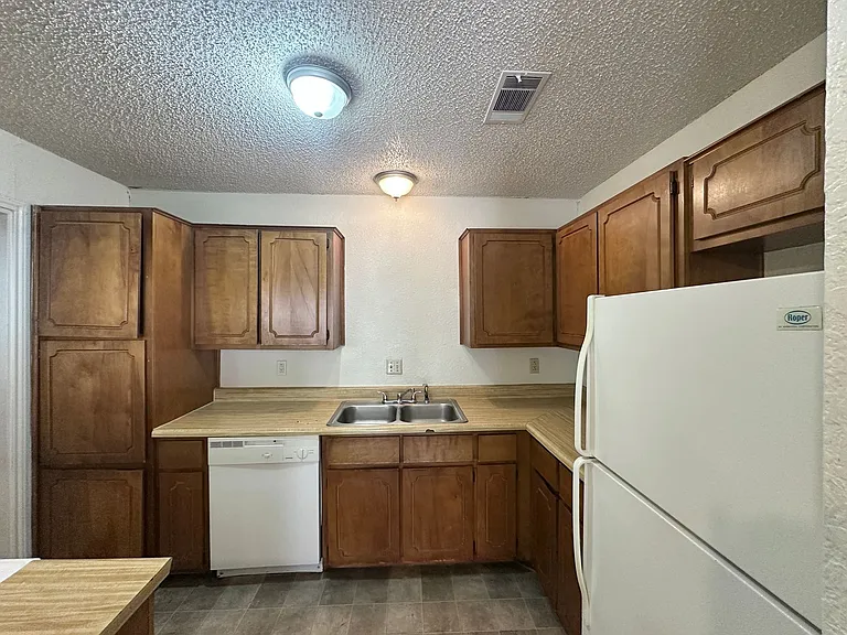 2312 Silverhill Dr — Photo 12