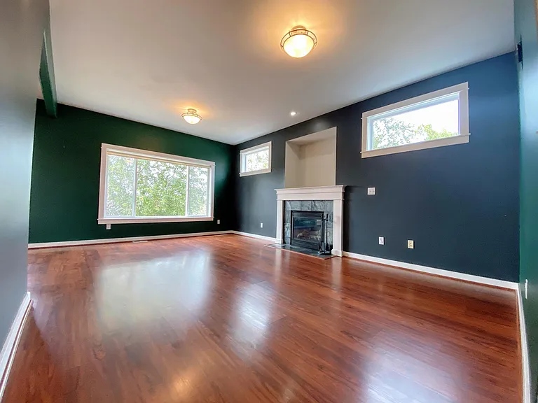 5219 16th Ave SW — Photo 3