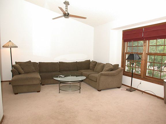 2nd image of 4975 Larch Ln N