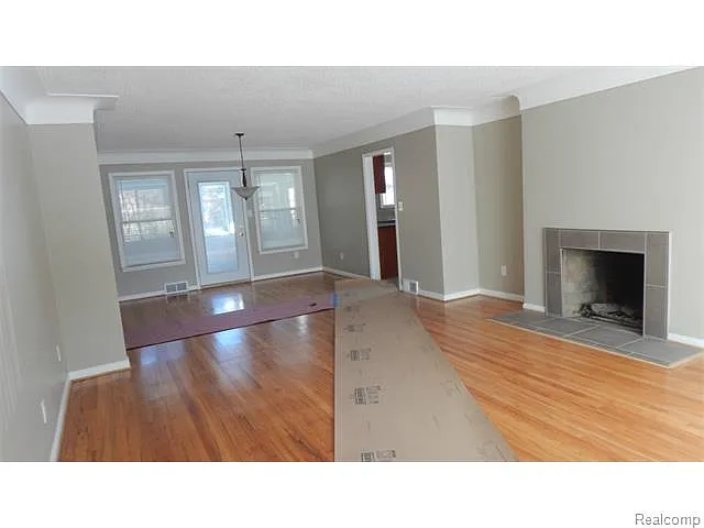 14170 Garfield Ave photo 1