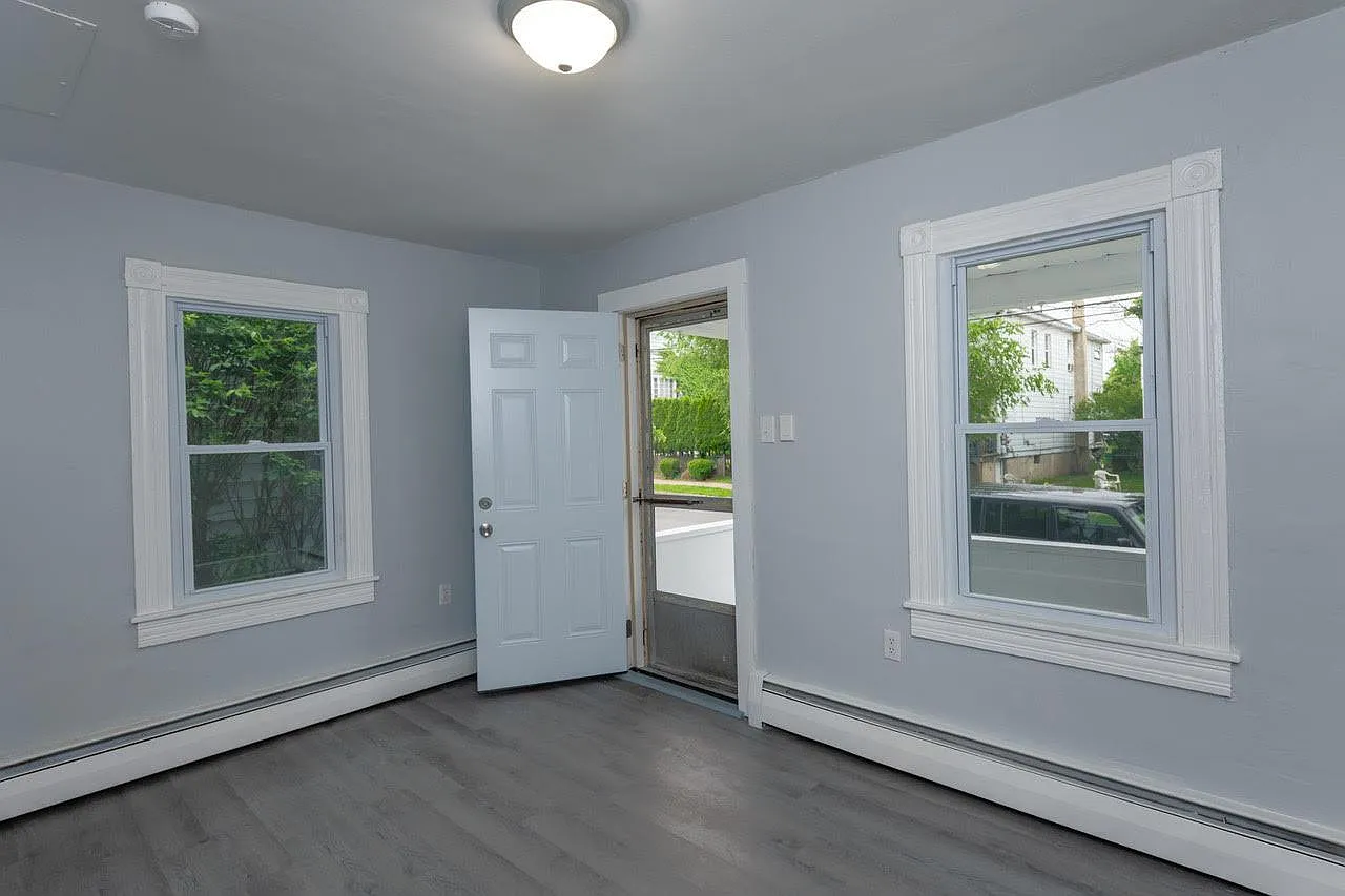 53 Penn St — Photo 3