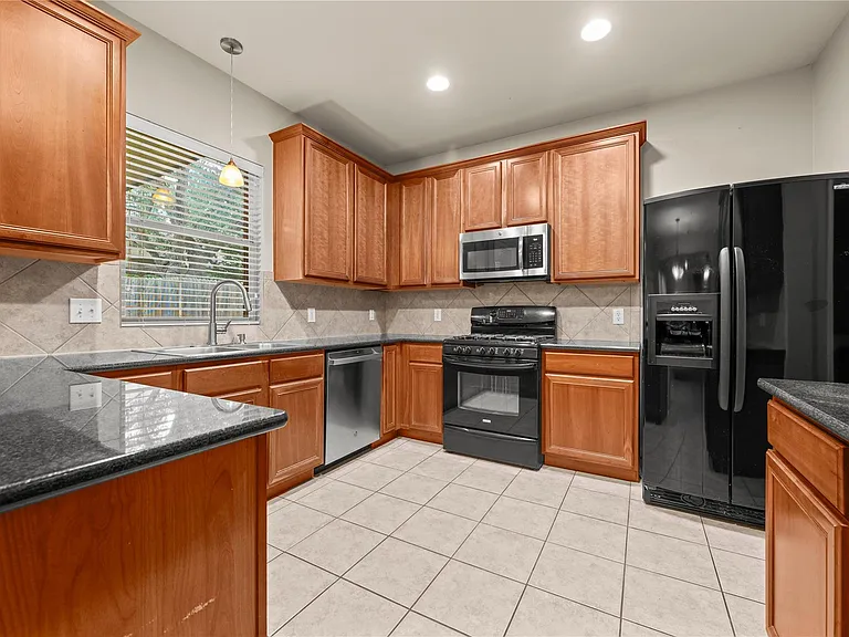 5105 Hibiscus Valley Dr — Photo 10