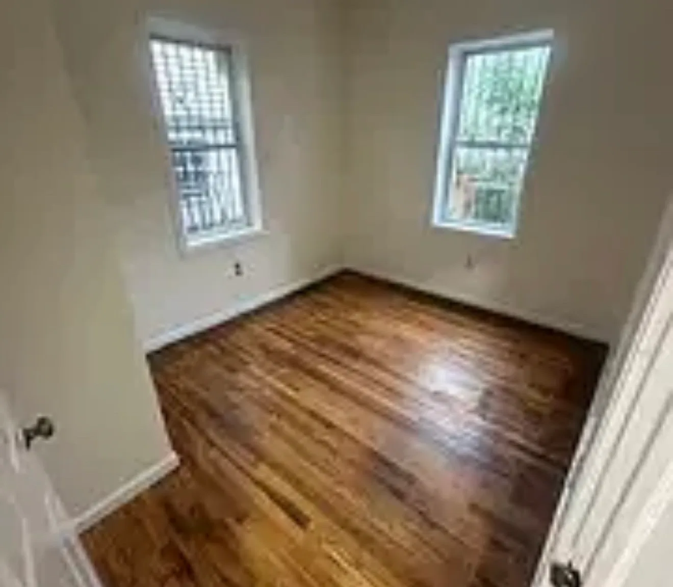 4 bed, $2,400 — Photo 3
