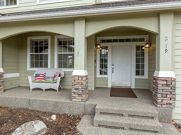 4th image of 2219 S Dusk Ln