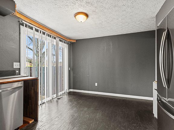5th image of 4882 Berryhill Ct