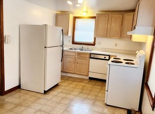 110 Davis St, Douglas, MA 01516