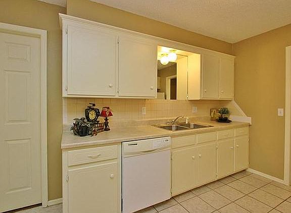 5th image of 13913 Jeffery Dr