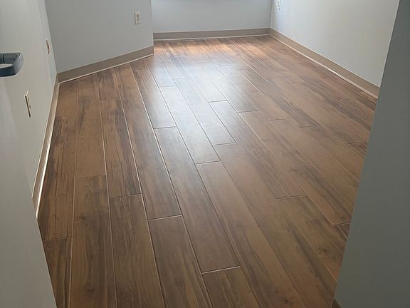 3rd image of 106 13th St #3