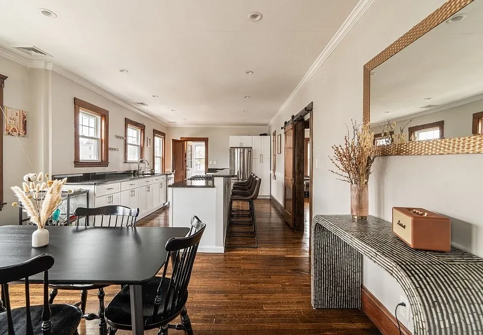 38 Saint Gregory St