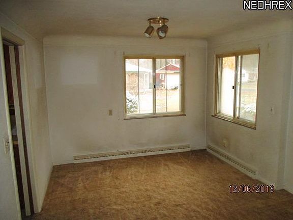 5th image of 60 Edgewood Dr