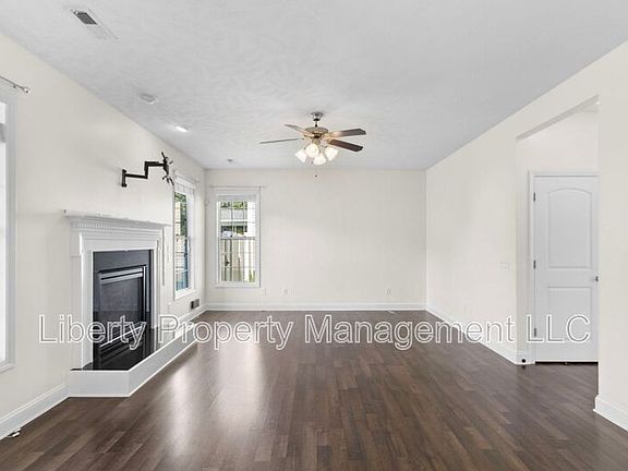 5th image of 146 Trenton Pl