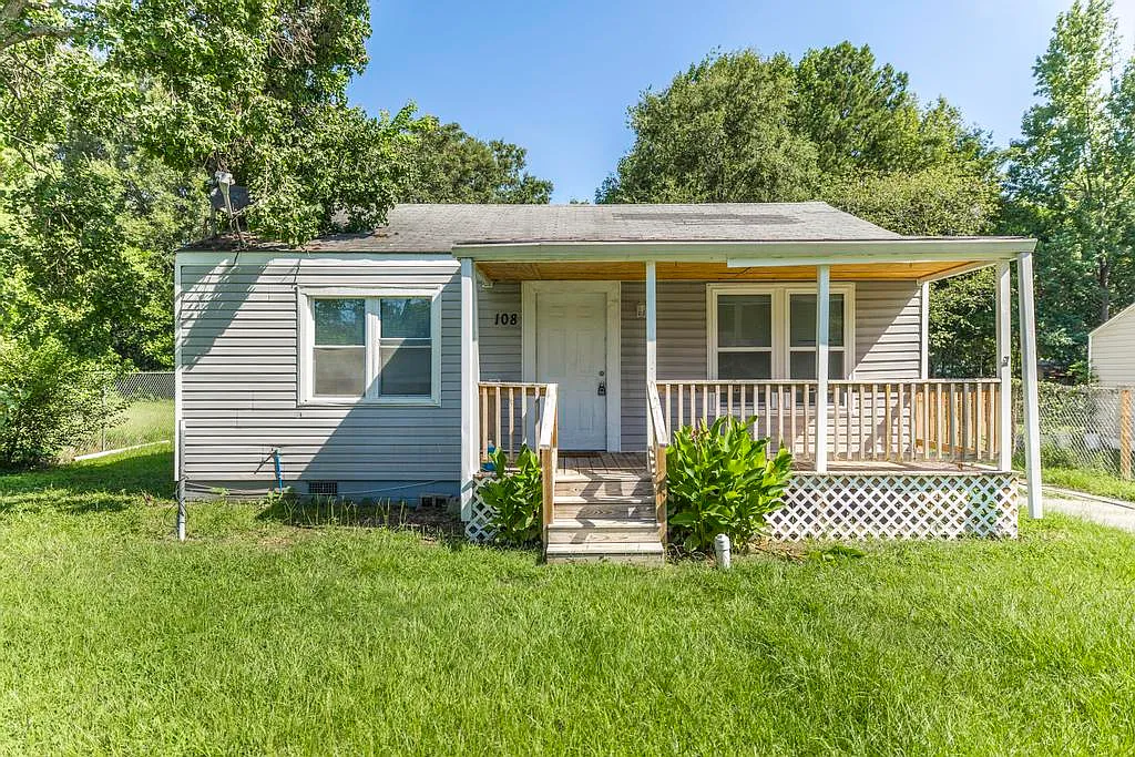 108 Angela Avenue - 1 — Photo 1